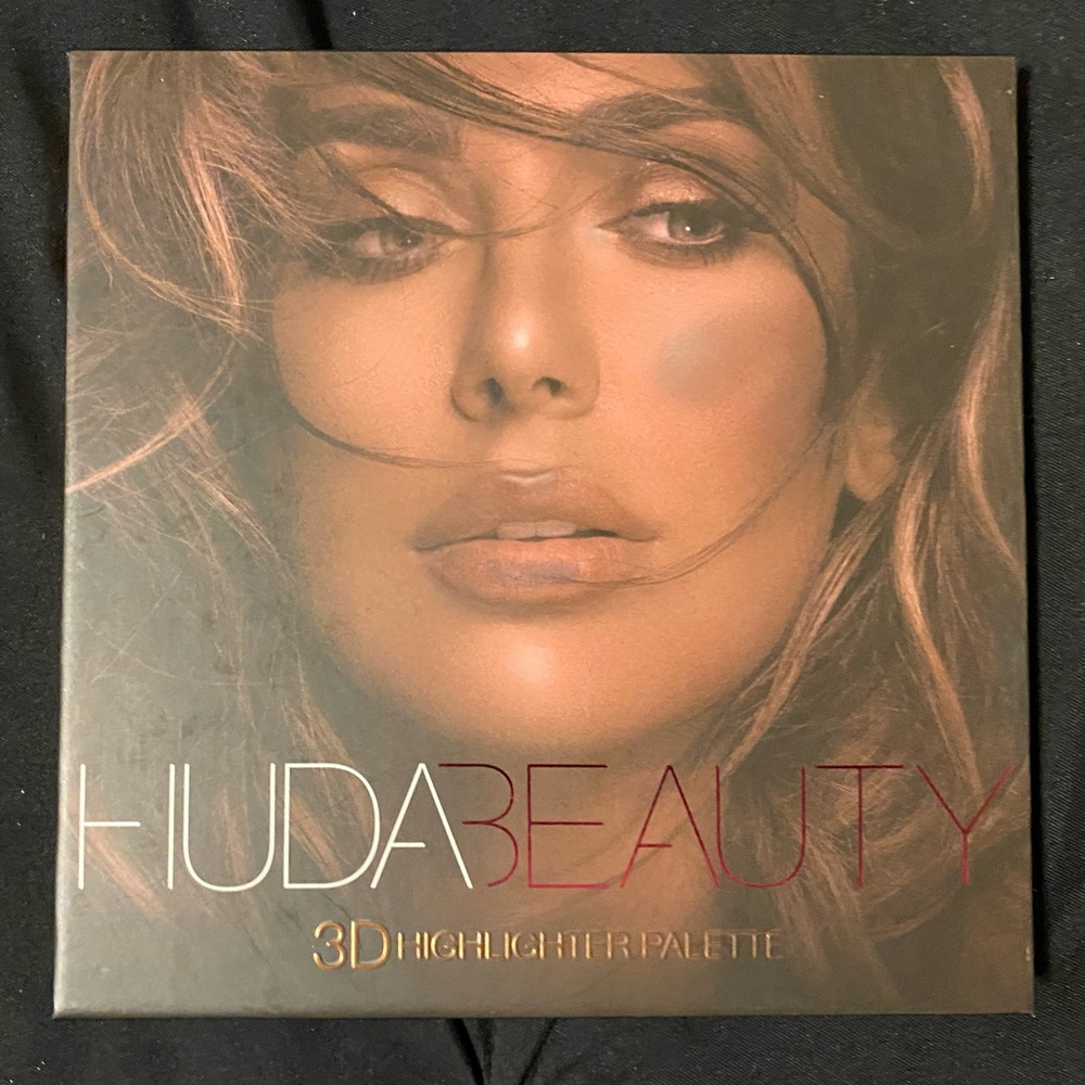 Huda Beauty 3D Highlighter Palette